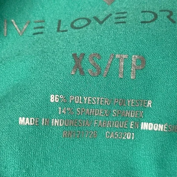 Live Love Dream Green Long Sleeve Hoodie Workout Shirt Size XS - Picture 2 of 11
